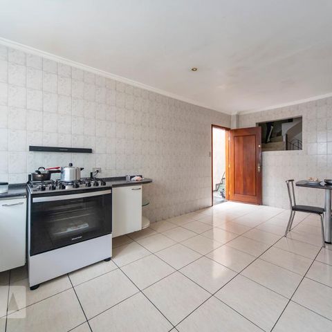 Casa para alugar com 220m², 3 quartos e 2 vagasCozinha