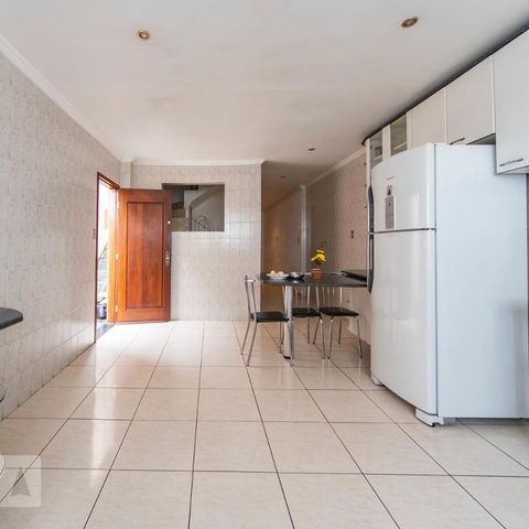 Casa para alugar com 220m², 3 quartos e 2 vagasCozinha
