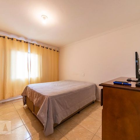 Casa para alugar com 220m², 3 quartos e 2 vagasQuarto 3