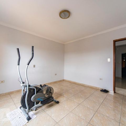 Casa para alugar com 220m², 3 quartos e 2 vagasQuarto 1