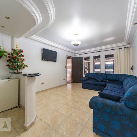 Casa para alugar com 220m², 3 quartos e 2 vagasSala