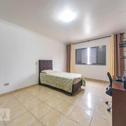Casa para alugar com 220m², 3 quartos e 2 vagasQuarto 2