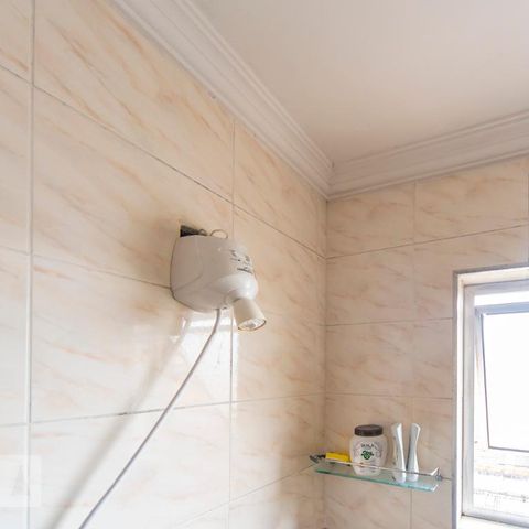 Casa para alugar com 220m², 3 quartos e 2 vagasChuveiro