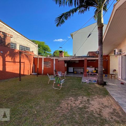 Casa à venda com 260m², 3 quartos e 2 vagasÁrea Externa