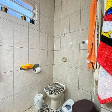 Casa à venda com 260m², 3 quartos e 2 vagasBanheiro