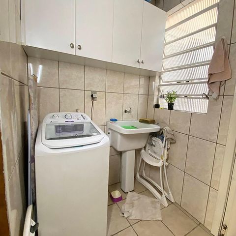 Casa à venda com 260m², 3 quartos e 2 vagasLavanderia