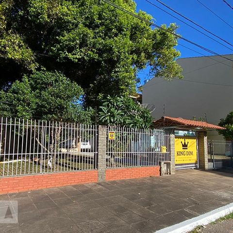 Casa à venda com 260m², 3 quartos e 2 vagasFachada