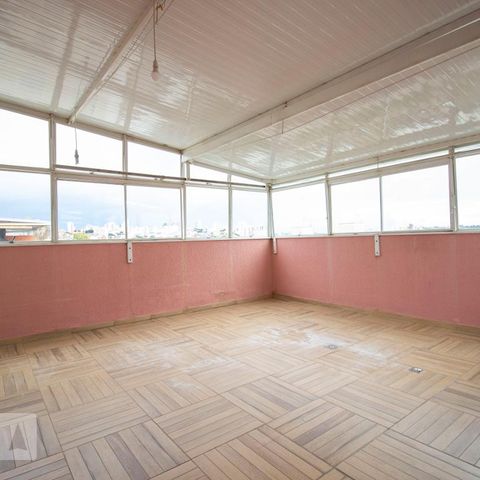 Apartamento à venda com 126m², 2 quartos e 1 vagaÁrea de Serviço