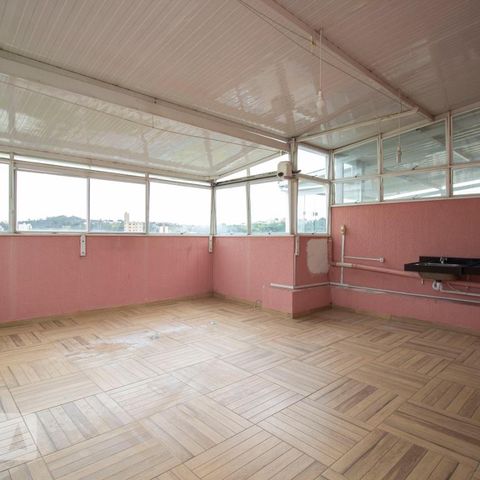 Apartamento à venda com 126m², 2 quartos e 1 vagaÁrea de Serviço