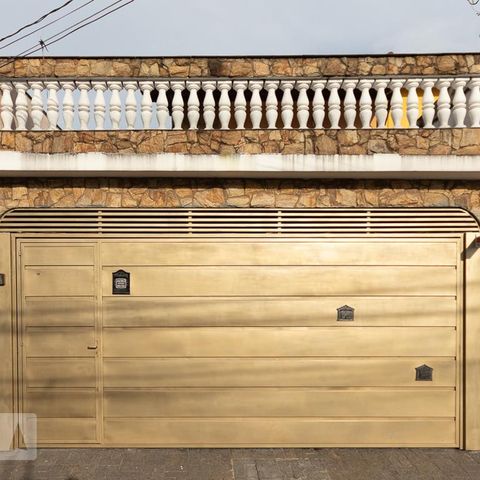 Casa à venda com 227m², 4 quartos e 2 vagasFachada 