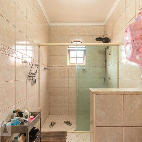 Casa à venda com 227m², 4 quartos e 2 vagasBanheiro suíte 
