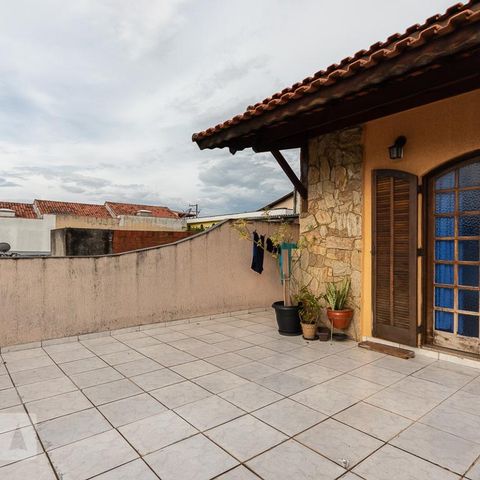 Casa à venda com 227m², 4 quartos e 2 vagasVaranda quarto suíte 