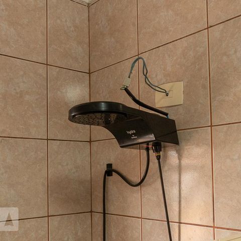 Casa à venda com 227m², 4 quartos e 2 vagasBanheiro suíte 