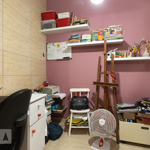 Casa à venda com 227m², 4 quartos e 2 vagasEscritório 