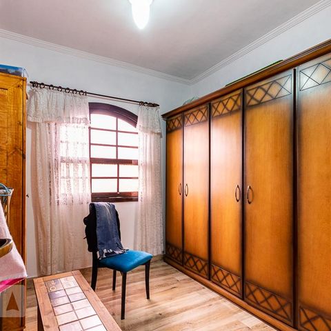 Casa à venda com 227m², 4 quartos e 2 vagasQuarto 2