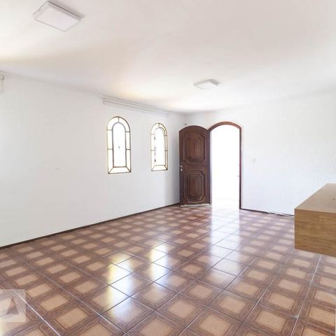 Casa à venda com 150m², 3 quartos e 5 vagasSala