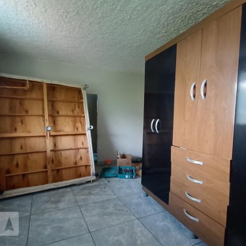 Casa à venda com 645m², 4 quartos e 5 vagas Casa à venda com 645m², 4 quartos e 5 vagasQuarto