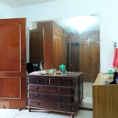 Casa à venda com 645m², 4 quartos e 5 vagasCloset do quarto 4