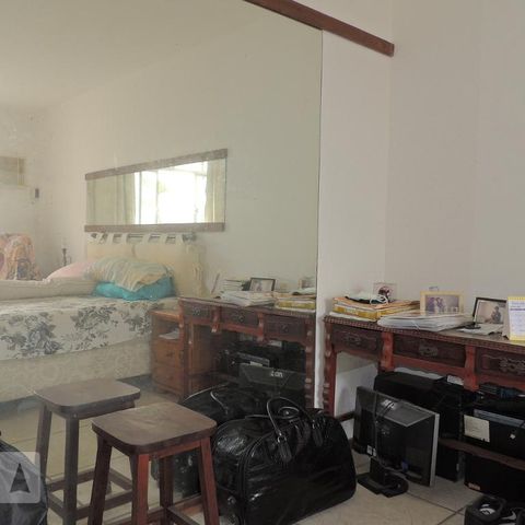 Casa à venda com 645m², 4 quartos e 5 vagasQuarto 4 - Suíte