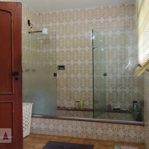 Casa à venda com 645m², 4 quartos e 5 vagasBanheiro da Suíte 4