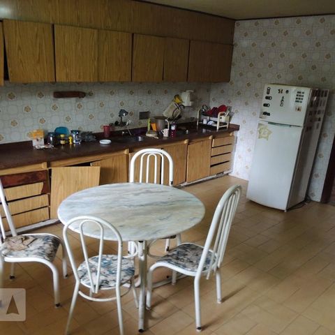 Casa à venda com 645m², 4 quartos e 5 vagasCozinha 