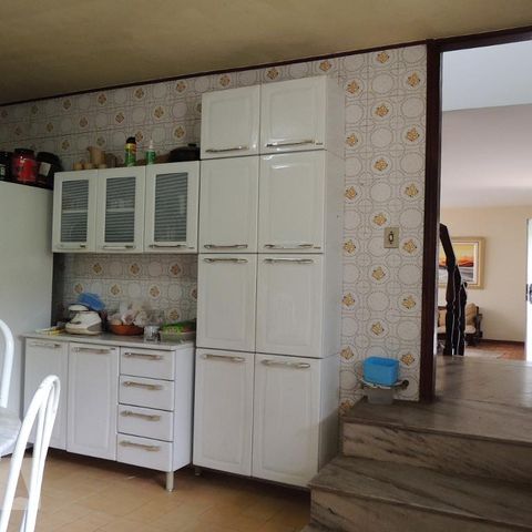 Casa à venda com 645m², 4 quartos e 5 vagasCozinha 