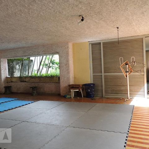 Casa à venda com 645m², 4 quartos e 5 vagasGaragem 
