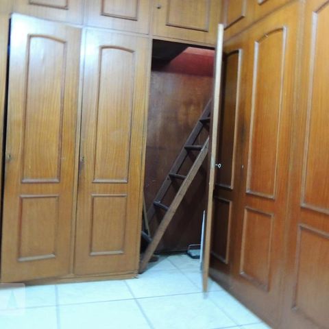 Casa à venda com 645m², 4 quartos e 5 vagasCloset do quarto 4