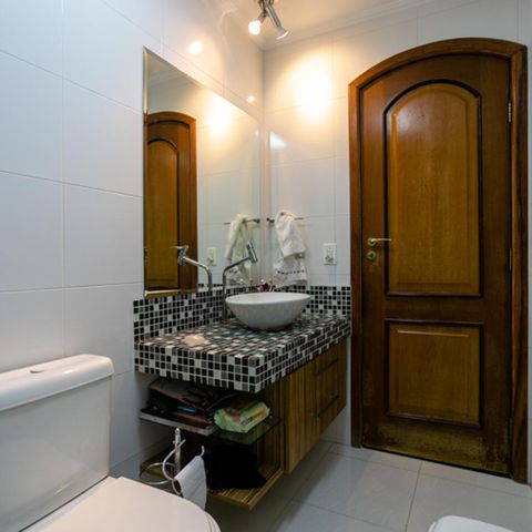 Casa à venda com 400m², 4 quartos e 8 vagasBanheiro social