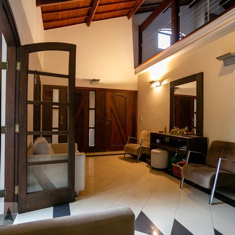 Casa à venda com 400m², 4 quartos e 8 vagasSala de estar