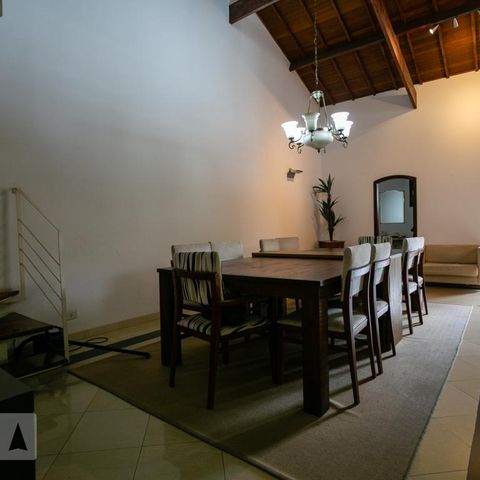Casa à venda com 400m², 4 quartos e 8 vagasSala de jantar