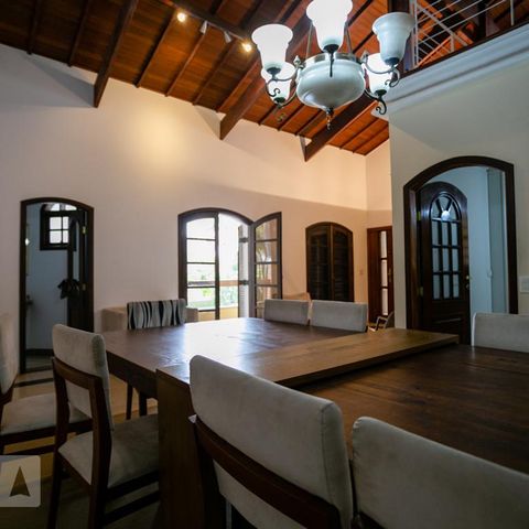 Casa à venda com 400m², 4 quartos e 8 vagasSala de jantar