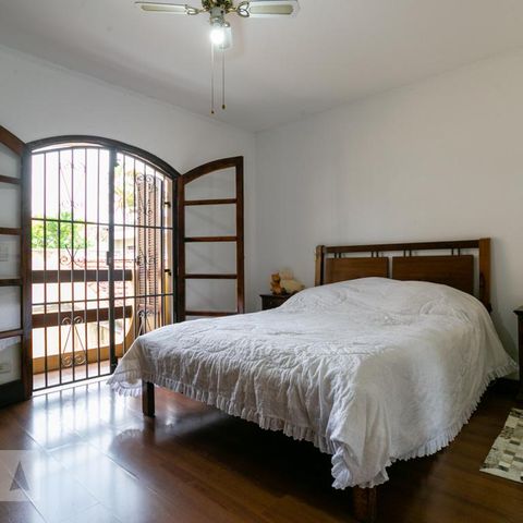 Casa à venda com 400m², 4 quartos e 8 vagasSuíte