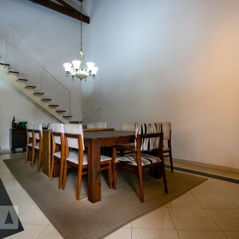 Casa à venda com 400m², 4 quartos e 8 vagasSala de jantar