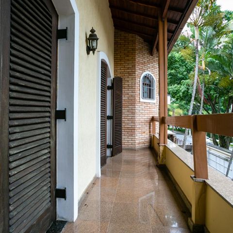 Casa à venda com 400m², 4 quartos e 8 vagasVaranda da sala