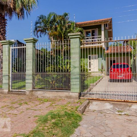 Casa à venda com 202m², 3 quartos e 3 vagasFachada