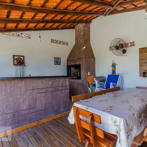 Casa à venda com 202m², 3 quartos e 3 vagasChurrasqueira