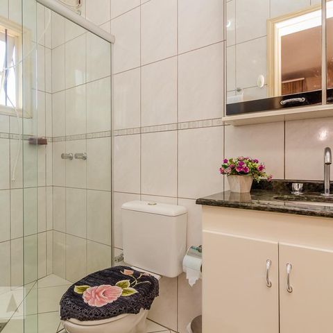 Casa à venda com 202m², 3 quartos e 3 vagasSuíte