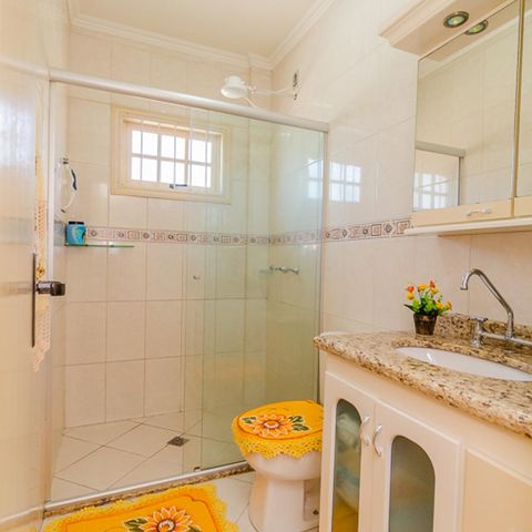 Casa à venda com 202m², 3 quartos e 3 vagasBanheiro