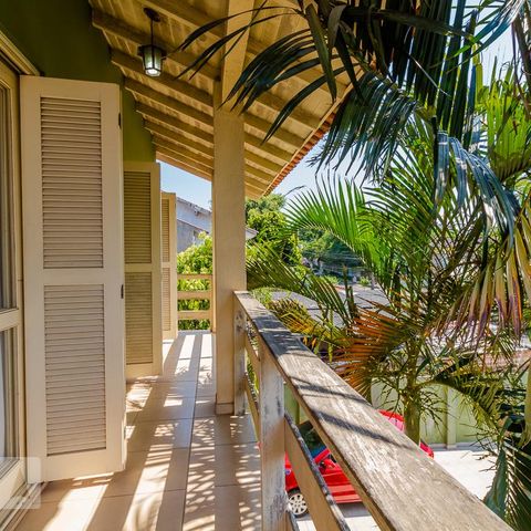 Casa à venda com 202m², 3 quartos e 3 vagasVaranda