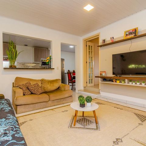 Casa à venda com 202m², 3 quartos e 3 vagasSala