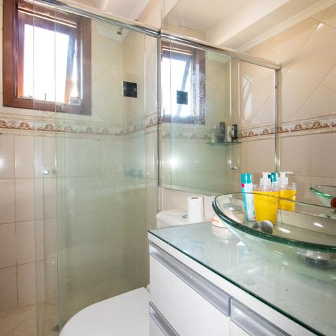 Casa à venda com 186m², 3 quartos e 4 vagasBanheiro da Suíte