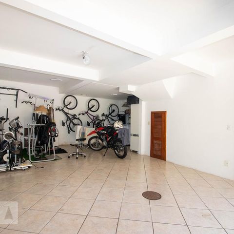 Casa à venda com 186m², 3 quartos e 4 vagasGaragem