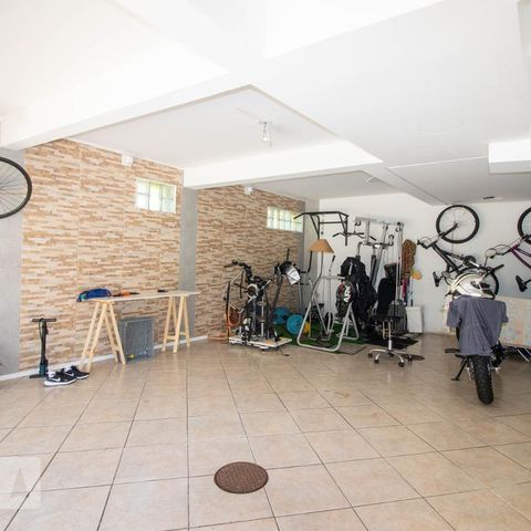 Casa à venda com 186m², 3 quartos e 4 vagasGaragem