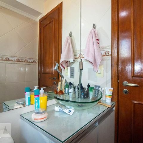 Casa à venda com 186m², 3 quartos e 4 vagasBanheiro da Suíte