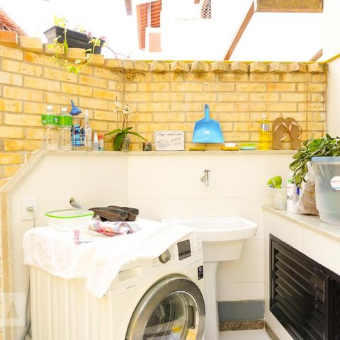 Casa de condomínio à venda com 263m², 4 quartos e 3 vagasÁrea de Serviço