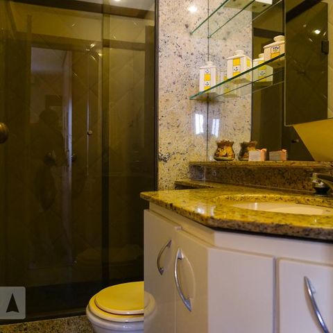 Casa de condomínio à venda com 263m², 4 quartos e 3 vagasBanheiro da Suíte 1