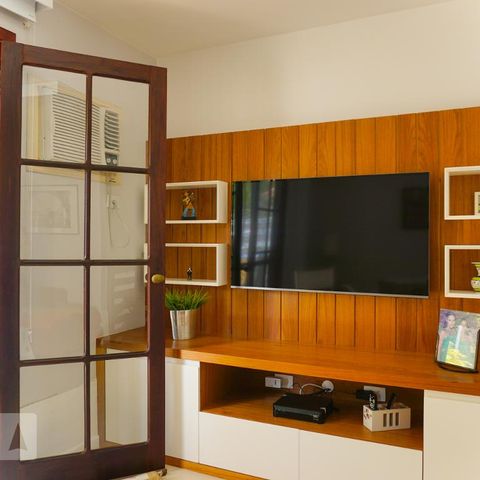 Casa de condomínio à venda com 263m², 4 quartos e 3 vagasSala de TV