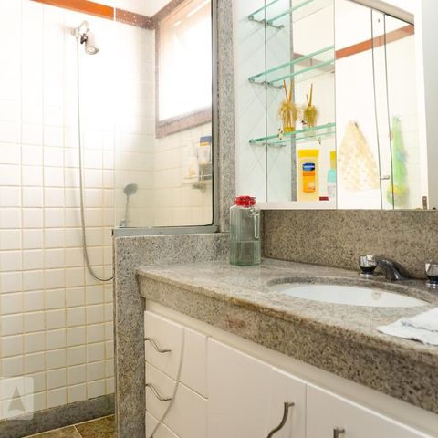 Casa de condomínio à venda com 263m², 4 quartos e 3 vagasBanheiro da Suíte 2