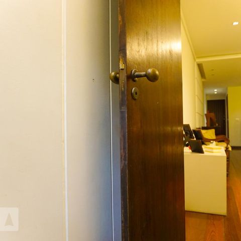 Casa de condomínio à venda com 263m², 4 quartos e 3 vagasLavabo